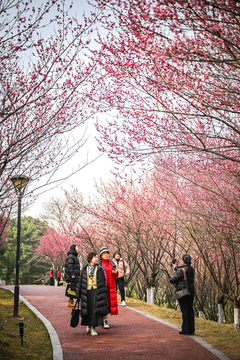 1��27�գ���������������չ��԰�������ڹ�԰�������ͻ�����ϯ���� ���� ��