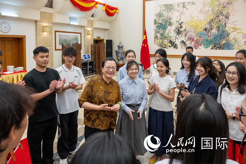 ͼ�����й�פ����ʹ������2026�ꡰ��ůӭ���������й��ꡱ�´����������ʽ�ֳ�ͬ��ѧ����������������������л�Ѿ���