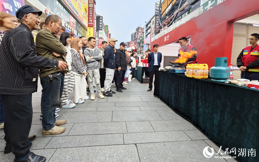 �͹������ȷ������ʾ������������  ������