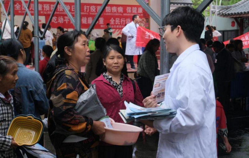 4��24�գ�ͭ���м���Ԥ����������������ɽ�����������֡���ɽ���������ġ�ͭ���п���ҽԺ�ȶ�ҵ�λ��չ�����������