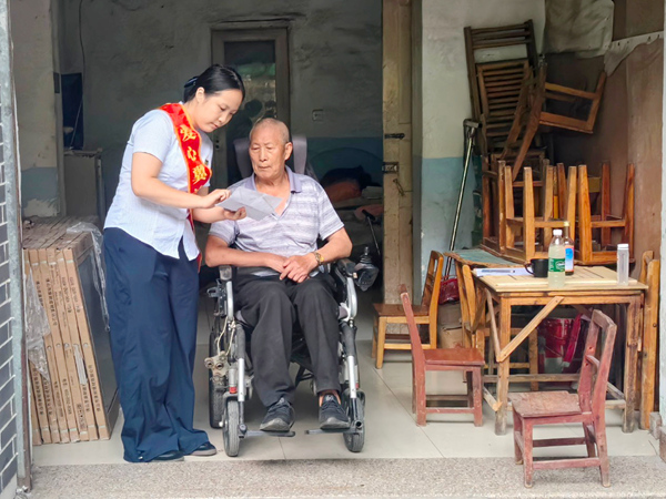 �й������˰��ֹ�˾��̨·Ӫҵ���˽⵽�����ж����㣬���������ϱ�����ɫͨ�������Ź�����Ա���ţ�Ϊ���˰���ҵ�񣬲�����������˵�ͨ�����⣬Ҳչ���˵��ŷ�����¶ȡ�̷�� ��