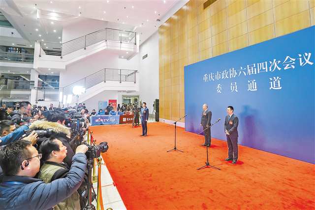 1��30�գ���������ã�����Э�����Ĵλ��顰ίԱͨ��������ɷ��ֳ������� ��ʫ�� ��/�Ӿ�����