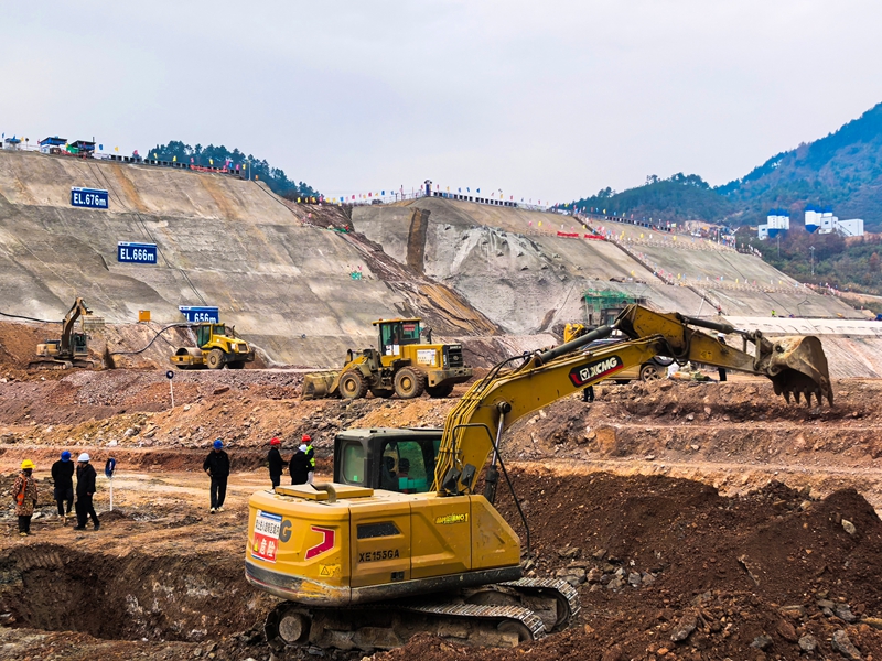 ����ˮ��ӿ콨���С��˼�ΰ ��