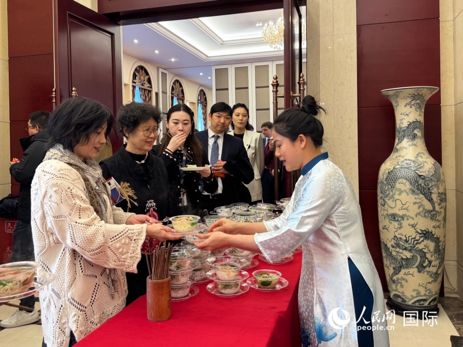 2026��2��5�գ�Խ�Ϻӷ����ֳ��α���Ʒ��Խ�Ϻӷۡ����������� лӨ��