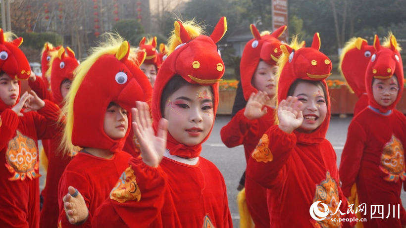 ��ĻʽС��Ա��ȥ����̨·�ϡ�ʵϰ�� ����Ȼ��