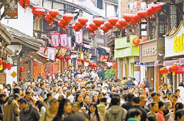 ����ʮ���գ�ɳƺ���������ڹ����ڶ��ο͹����ᡢ�����ס�Ʒ��ʳ������Ũ��������ζ��