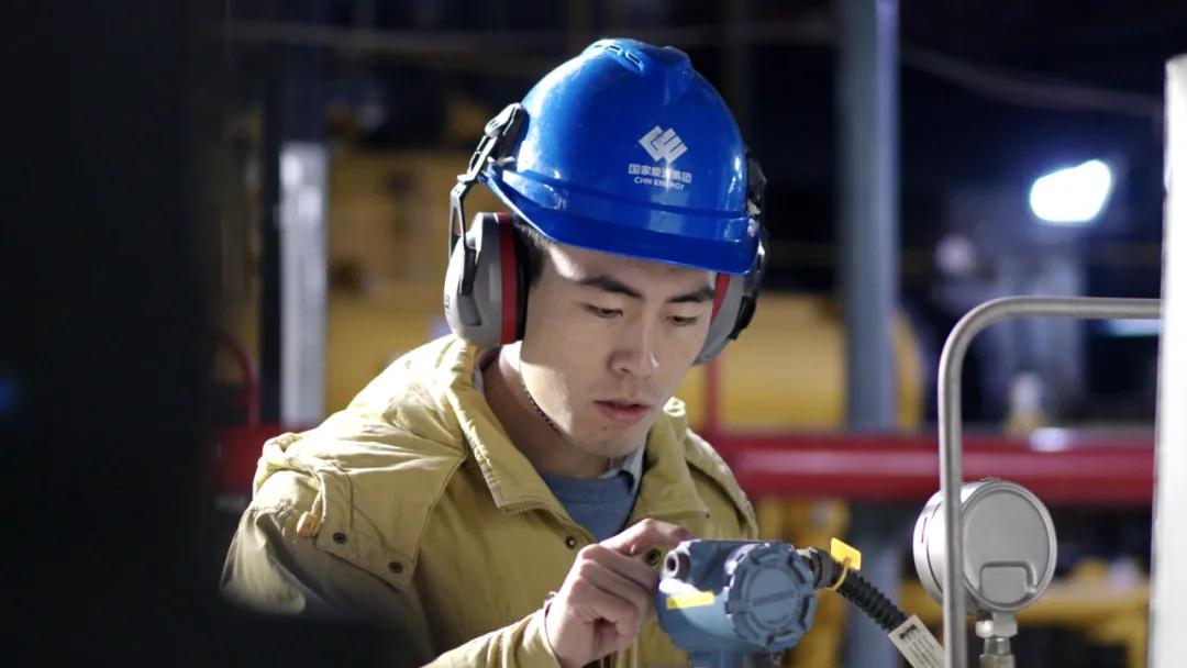 �����ڼ䣬�糧������Ա�ڼ���豸���ơ�