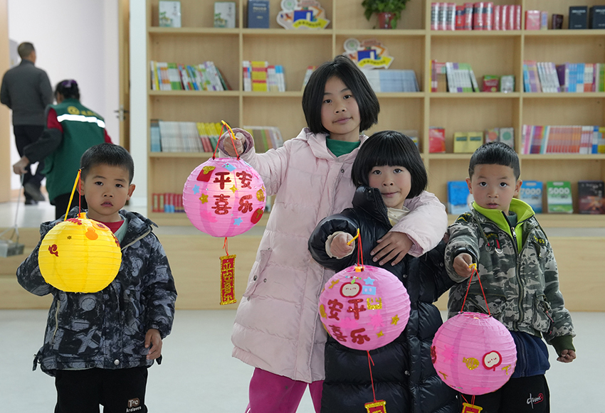 ��5��������չʾ�Լ�����С��������ͨ�����������Ĺ�ͼ