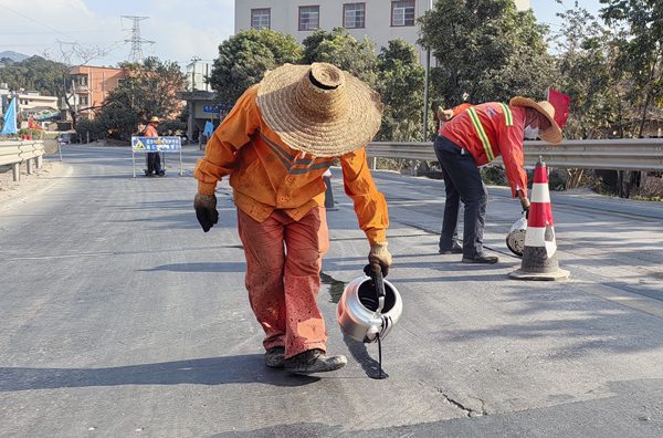 ½����·�����������������ڹ���359�߷�ɽ��������·������½����ɳ����·�ι�졣л��ٻ��