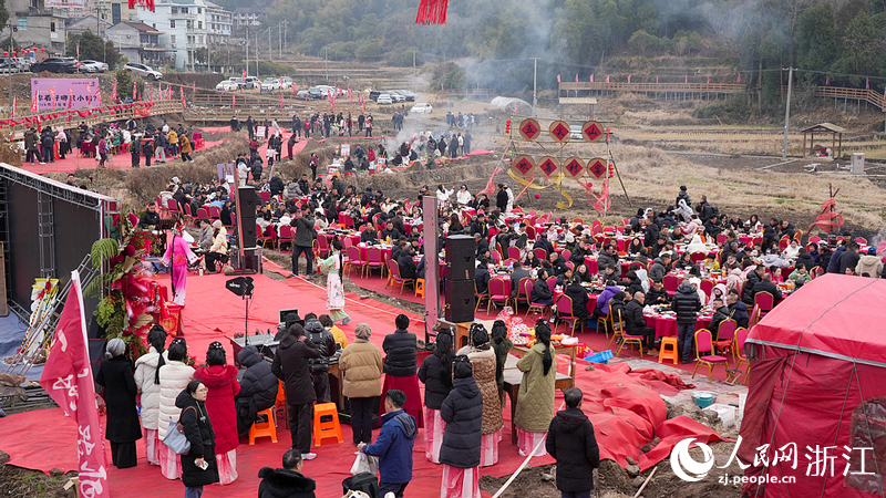 ���ɽ���ݳ��ֳ��������С����������� ������