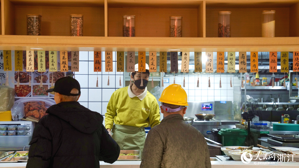 �������˺͸����������صĹ�����ʳ�õ���͡����������� ������