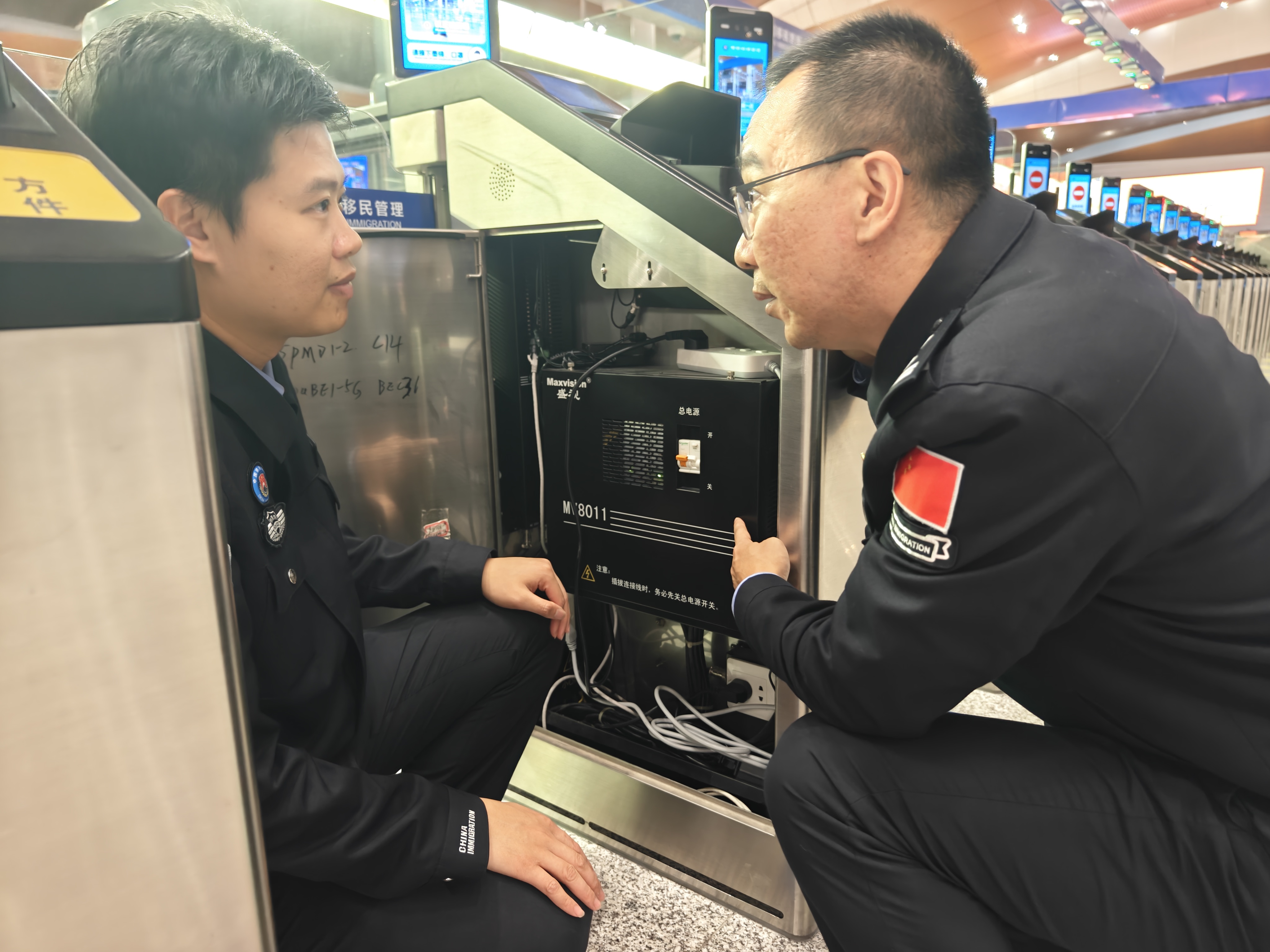 �ÿ����߷��ȥ�����������ң���ͬ�¼��ͨ���豸���������������������� ���ŵ���