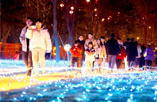 2��19�������ο����Ϫ��Ǭ¡�������´��ƻ��������͵ơ�����ͨѶԱ �ܷ��� ��