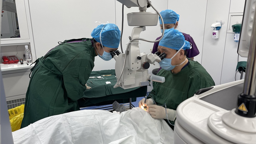 ����һŵ�ۿ�ҽԺҵ��Ժ��������ҽʦ��ʿƽ���ڸ����߽�������������һŵ�ۿ�ҽԺ��ͼ