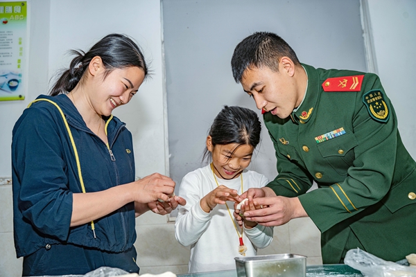 �侯�ٱ������һͬ�����ӡ�