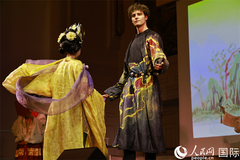 �������귨�������´�ʢ���ֳ������������� �п�Ԫ��