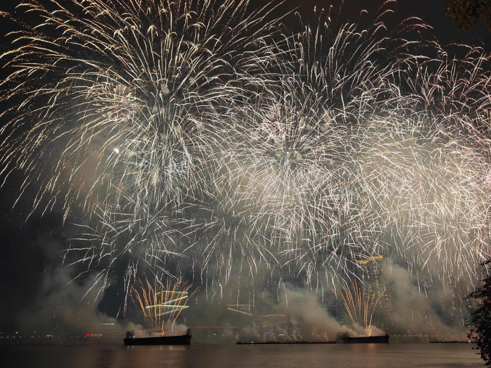 �̻������ֳ����񻨵�����Ϊ15.38�򷢡����������� ���ŵ���