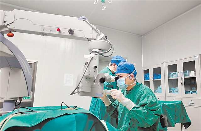 ���£��ң���Ϊ�������ۿ�������ͨѶԱ ���� ���� ��\�Ӿ�����